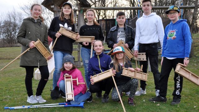 (v.l.n.r.) hinten: Annika Gneist, Sabrina Pfeiffer, Isabell Gneist, Max und Felix Baumgartner, Erik Triebenbacher
vorne: Lena Dallinger, Nadine Pfeiffer und Marlene Triebenbacher.