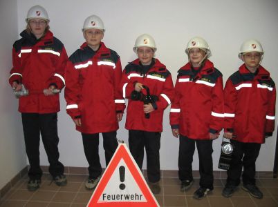 Unsere Jugend im März 2005
v.l.n.r: Sonja Marktl, Michael Fußthaler, Martina Hössinger, Tamara Marktl, Daniel Weidinger